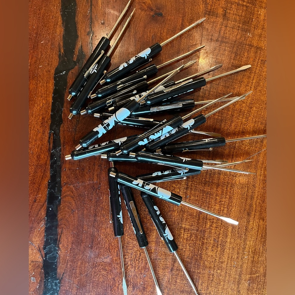 Screwdriver/magnet pocket clip
